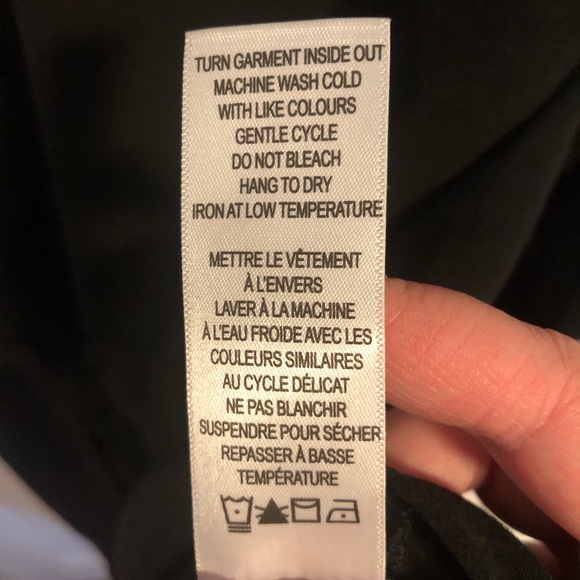 Black V-Neck Tie Waist Tunic Blouse - Picture 11 of 11